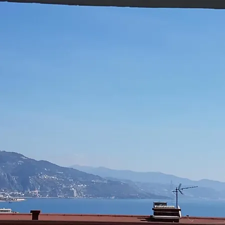 Apartment Appartement 2 Personnes, Calme, Vue Mer, Plage A 500M, Proximite Monaco, Gare 10Mn A Pied, Wifi Roquebrune-Cap-Martin